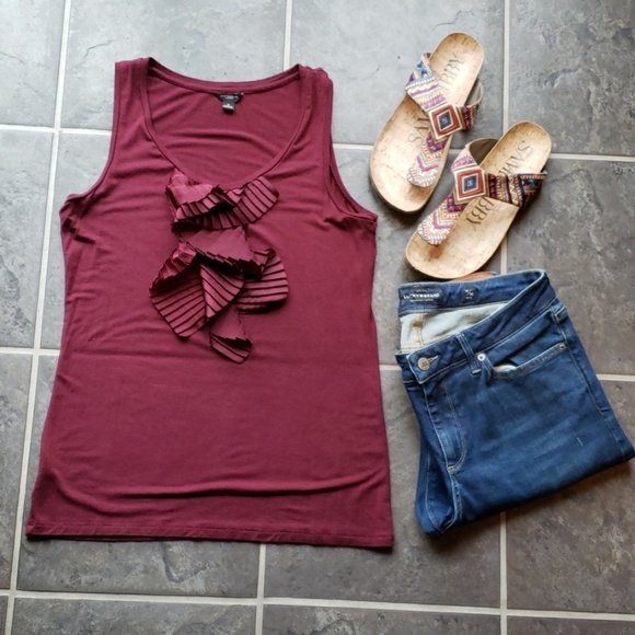 Ann Taylor Tops - 🌺 3/$25 🌺 Ann Taylor | Embellished Tank